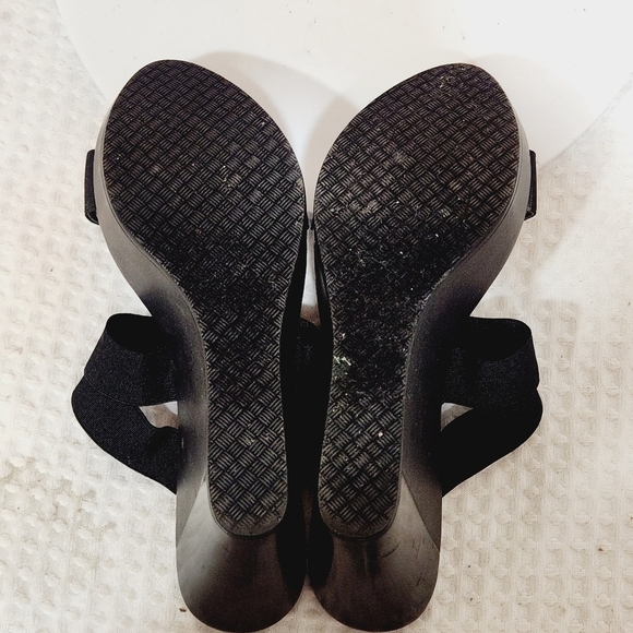 CHARLES by Charles David Black Elastic T Strap Platform Wedge Sandal Sz 9.5 - Picture 10 of 10